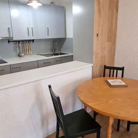 4 Pers Avec Balcon, Au Pied Des Pistes, Proche Esf Et Remontees Mecaniques - Fr-1-516-193 Apartment *
